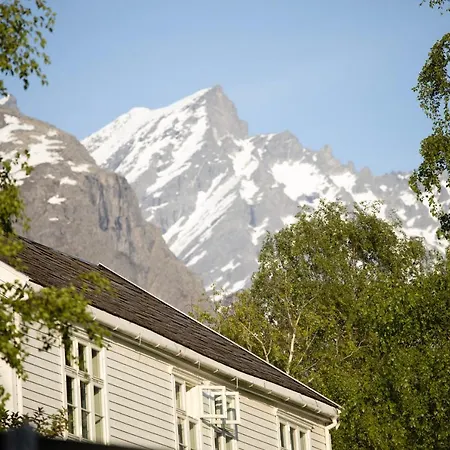 Aak 2* Åndalsnes