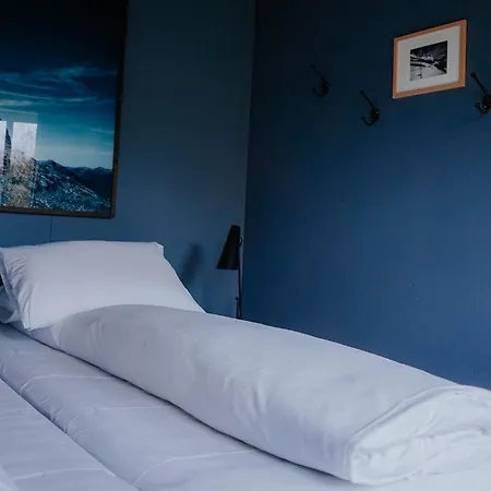 Aak Hotel 2*